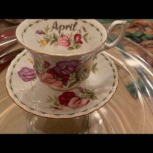 Royal Albert Flower of the Month Series “April”